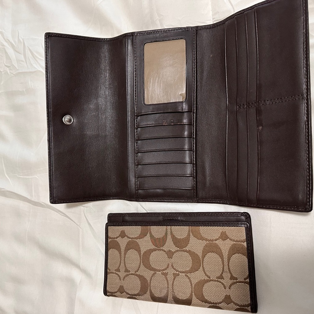Vintage Coach Brown and Tan Wallet with checkbook insert. - Picture 4 of 8